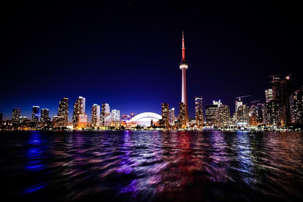 Tour de Toronto la nuit